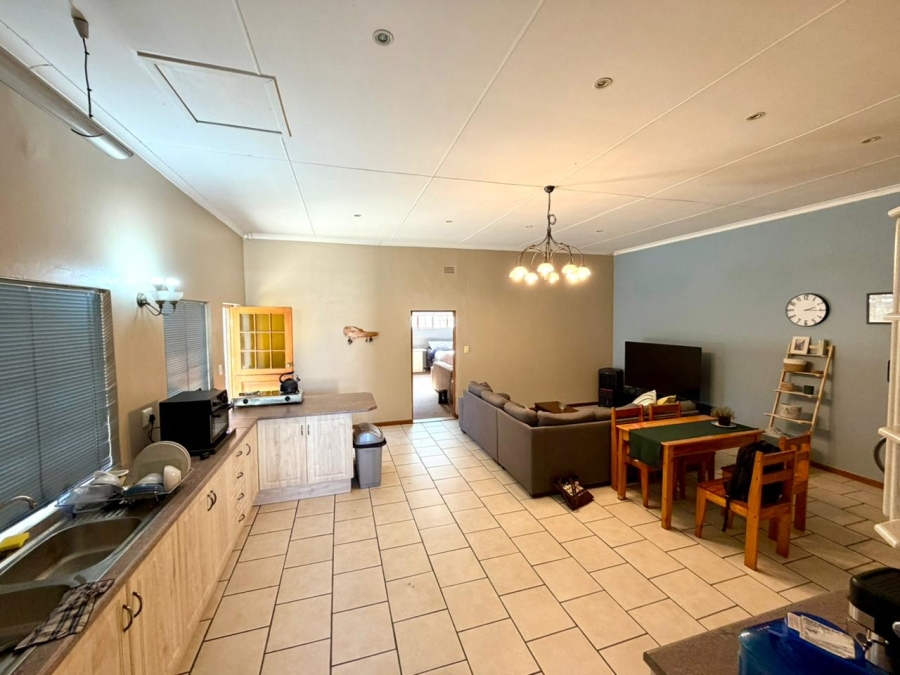 7 Bedroom Property for Sale in Oudtshoorn South Western Cape
